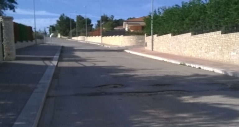 Torre Palomba, le condizioni delle strade mettono a rischio le auto dei residenti