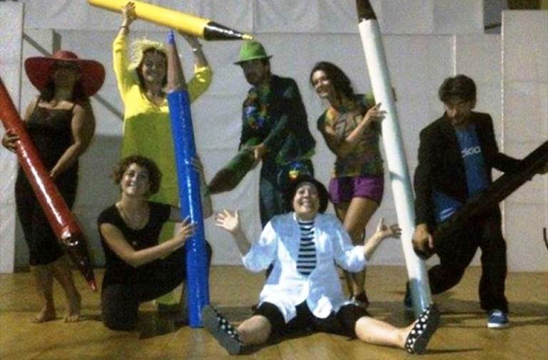 “Biancarosa e il paese dei colori”, torna il teatro in piazza Sedile