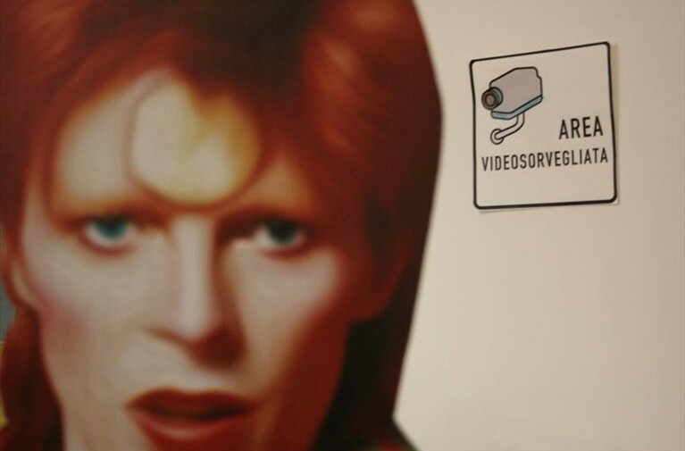 La mostra "Sulle tracce di David Bowie"