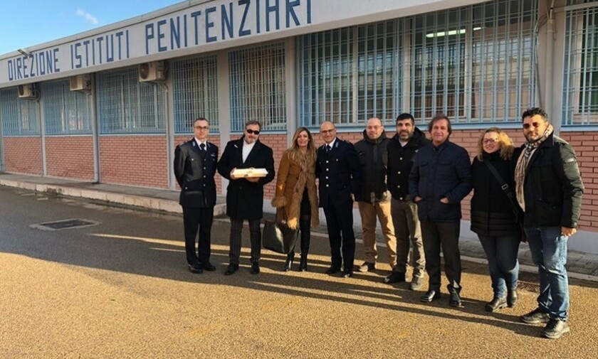 I Cinque stelle in visita al carcere di Trani: «Il sorriso dei più piccoli per tornare a sperare»