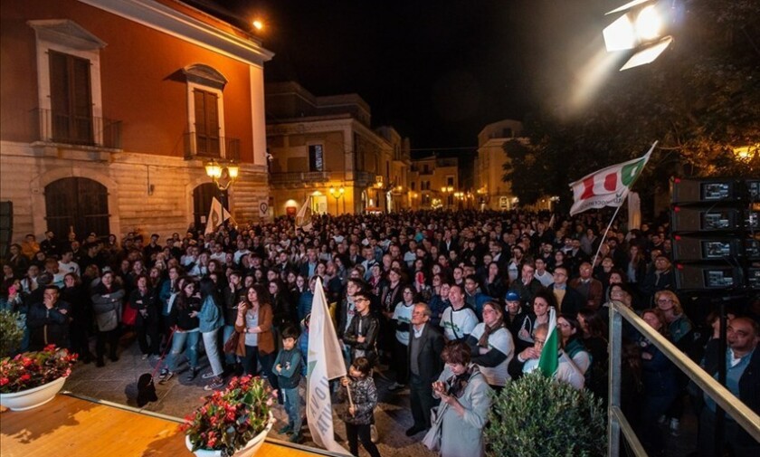 Festa in piazza per Vito Bovino: «Alla richiesta di coraggio io rispondo “presente”»
