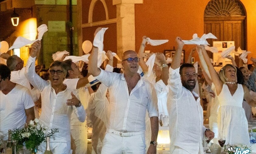 total white in piazza Marconi