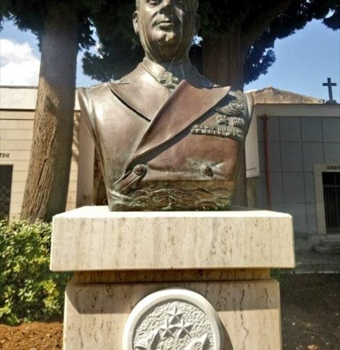 Busto bronzeo di Enzo Grossi