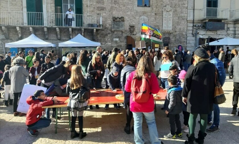Il Disability Pride colora le strade di Terlizzi: «Affermiamo l'orgoglio di essere diversi!»