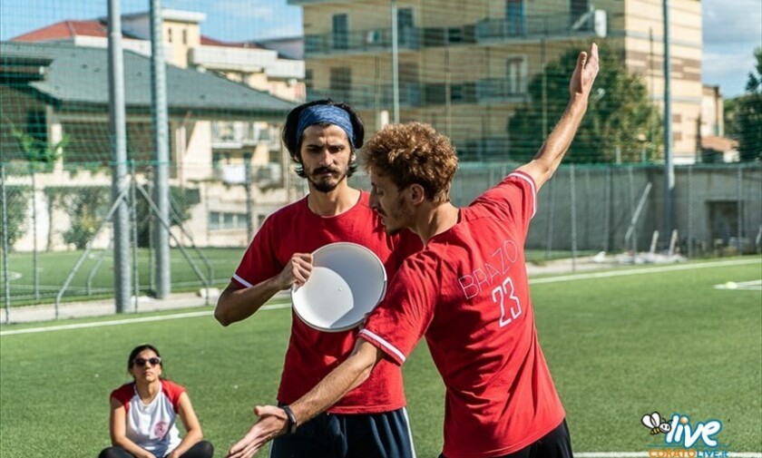 C'è un nuovo sport in città: il frisbee "plana" a Corato