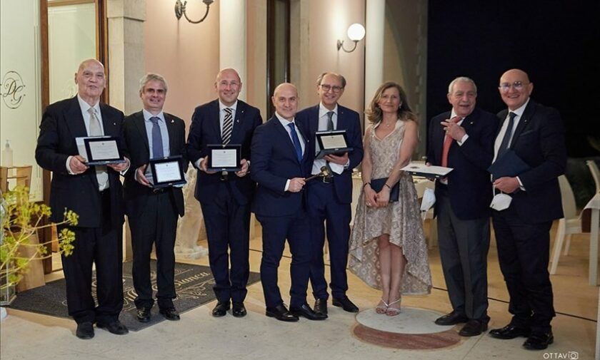 Presidenza Lions "Castel del Monte": Carulli cede il testimone a Francesco Leone