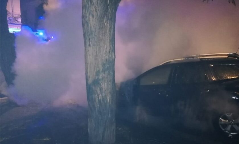 L'emergenza continua: auto in fiamme in piazza Grenoble