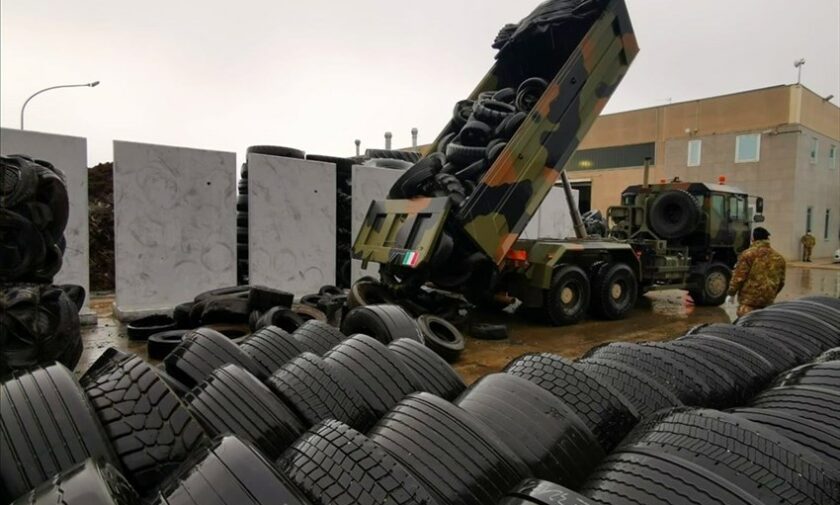 L'Esercito e l’Arif liberano il Parco dell'Alta Murgia da 40 tonnellate di pneumatici fuori uso