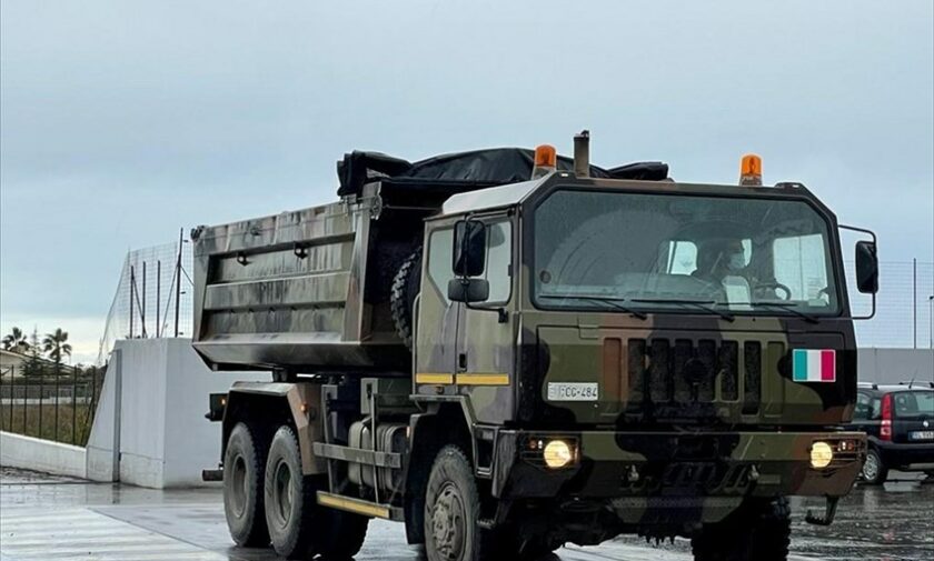 L'Esercito e l’Arif liberano il Parco dell'Alta Murgia da 40 tonnellate di pneumatici fuori uso