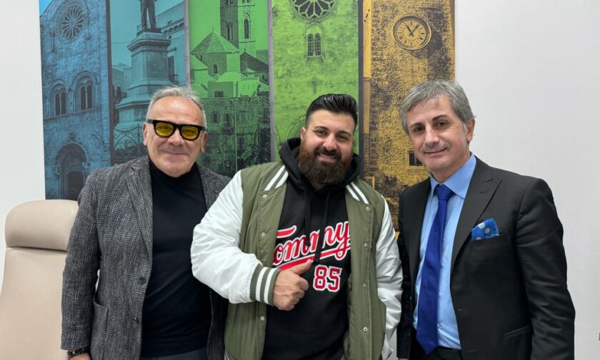 Michele Monopoli con l'avvocato Toscano e il direttore Mastrorillo