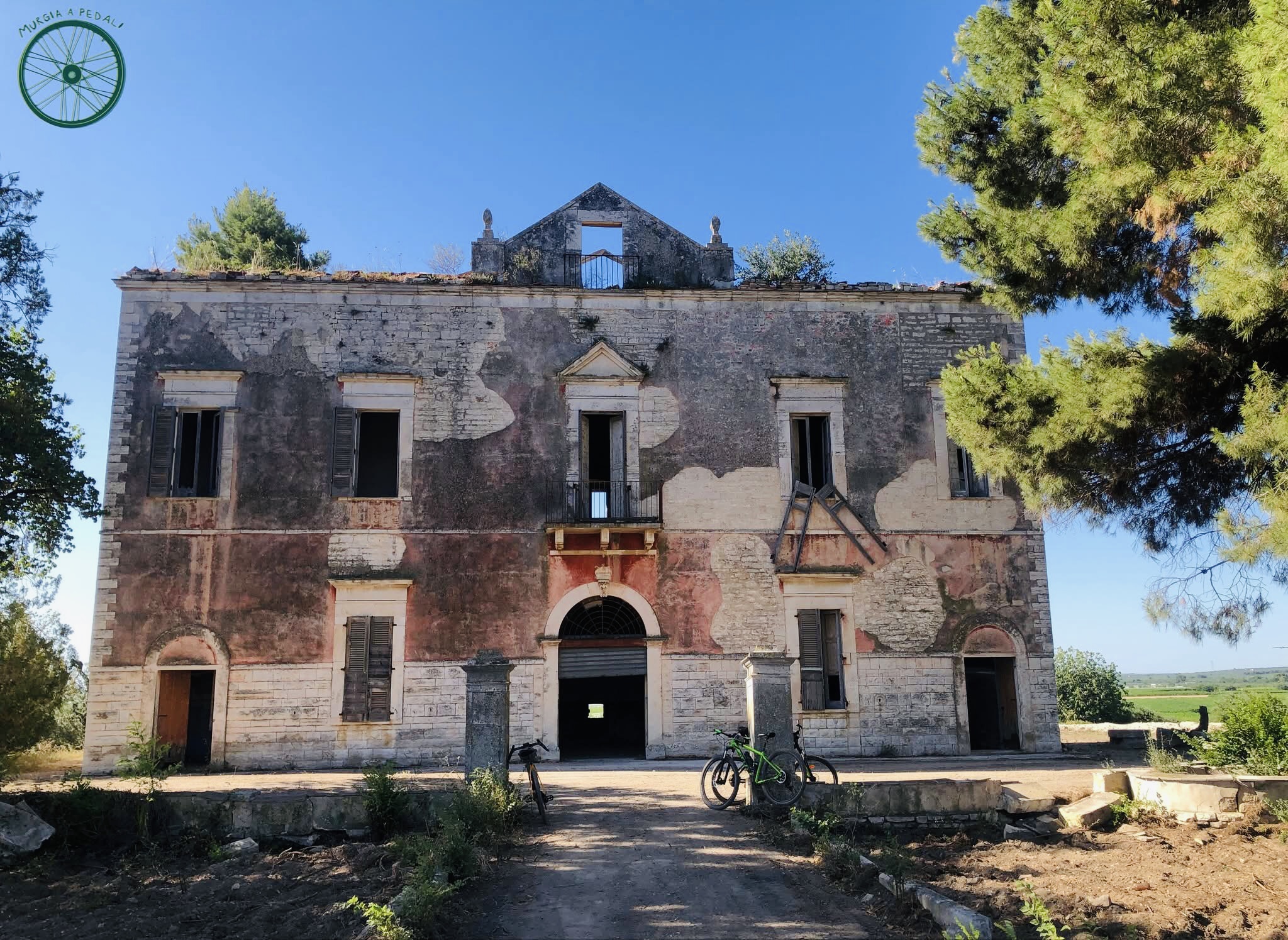 Dettagli di “arte astratta” a Villa Caputi