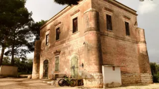 La massiccia sobrietà di Casa Rossa Palomba