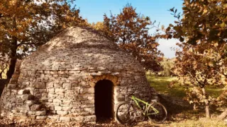Trulli, pagliari e pagliaroni, esempi “familiari” di maestria artigianale