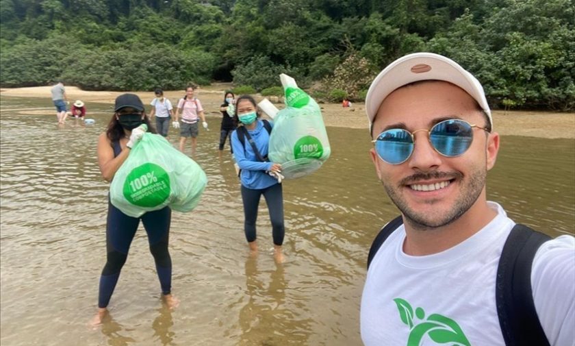 Donato e la sua Beyond Plastic: «Vendiamo prodotti ecosostenibili e puliamo le spiagge di Hong Kong»
